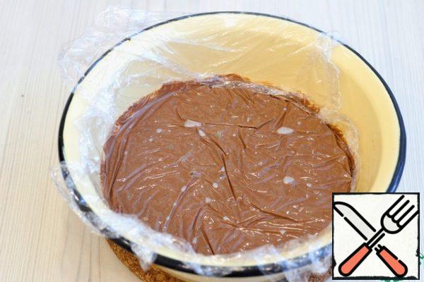 
Pour the mixture into a clean dry dish, cover with cling film in contact, cool to room temperature and refrigerate overnight. Then beat until creamy.