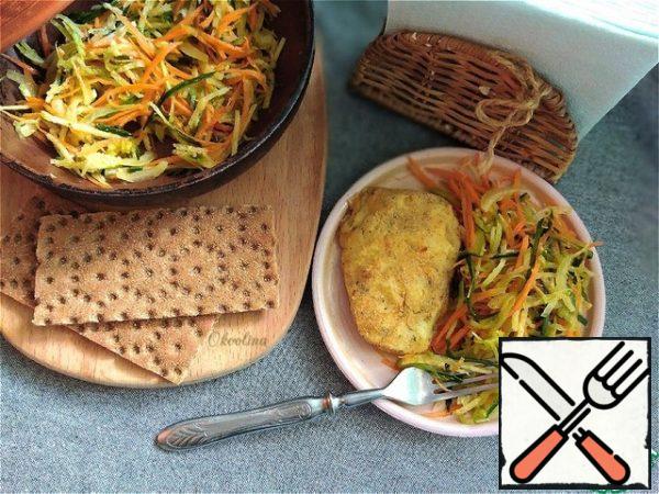 Cover with a lid and let stand for 15 minutes in the refrigerator, so that all the ingredients "make friends". Serve as a salad...