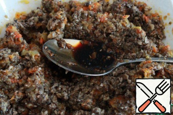 Mix it up. If desired, add salt and pepper. I had enough soy sauce, I didn't use salt. Serve either as sandwiches or small canapes, or as a main course, or with a side dish - potatoes, rice, etc.