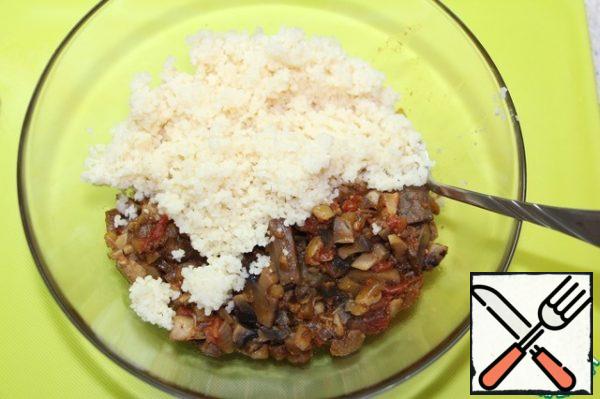 Add couscous to the cooled mushroom filling