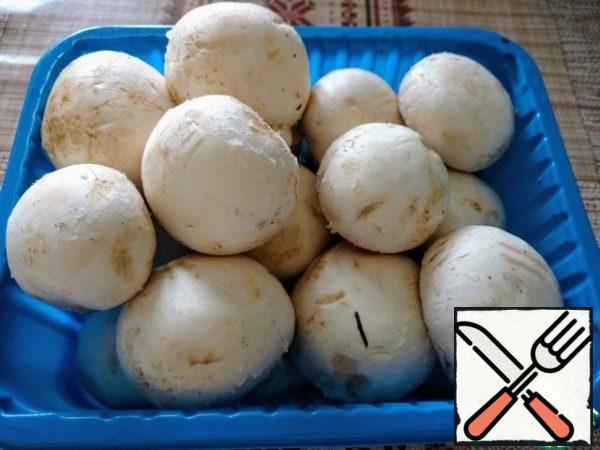 So, let's get started! We will wash and clean our mushrooms.
(I took half the norm).