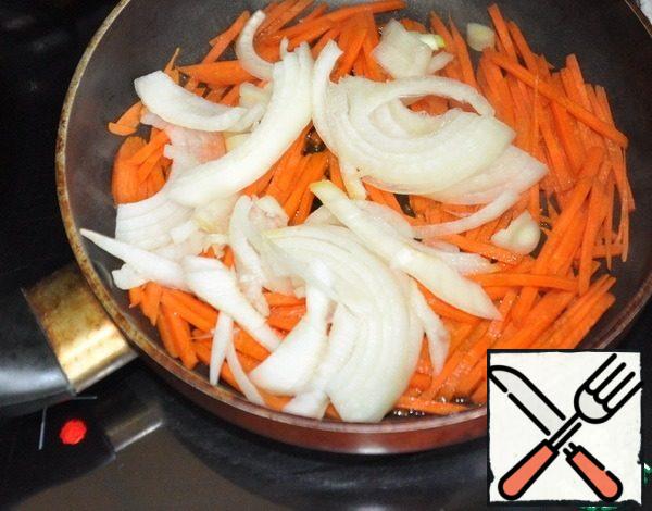 Put the onion and simmer everything over medium heat for about 5 minutes.