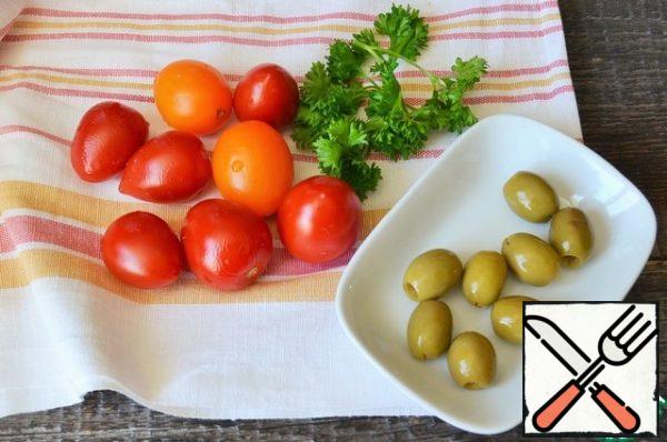 Wash the cherries and herbs and dry them.