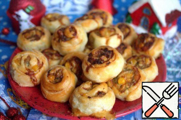 But the cooled ones remain soft and delicious. I put the rest of them in a box and covered them with a lid. Bon appetit.