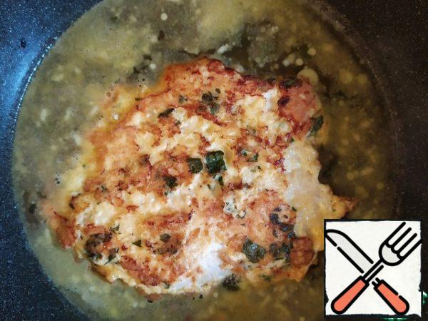 Return the chicken to the sauce and heat for 30 seconds.