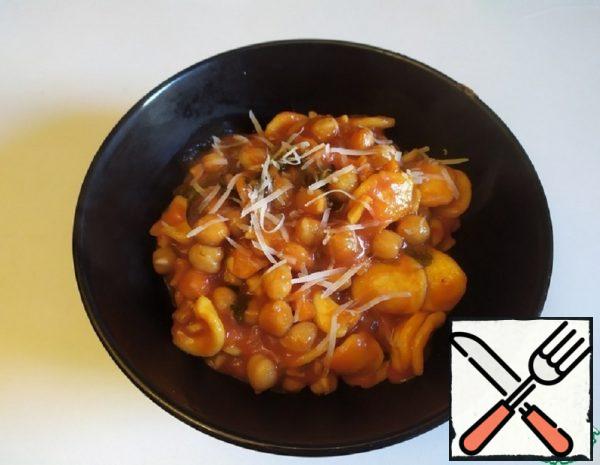 Pasta in Tomato Sauce with Chickpeas Recipe