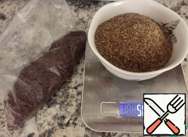 Weigh and place in one bowl almond flour, flaxseed and flax seeds.