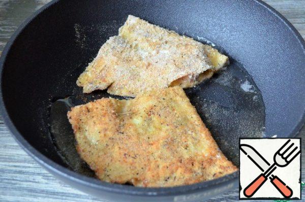 Fry for 1-1. 5 minutes, medium heat.