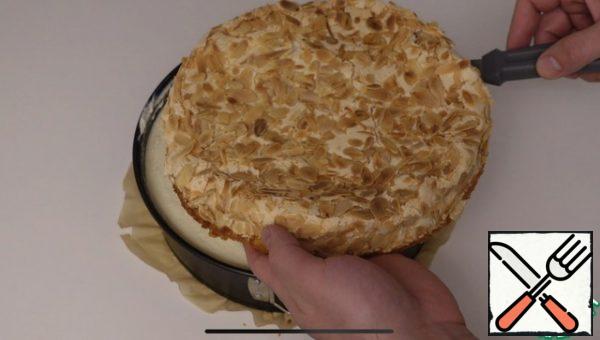Then we put the second cake on top, send our cake for 2 hours in the refrigerator
Enjoy your meal.