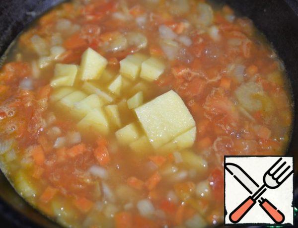 Put the diced potatoes.