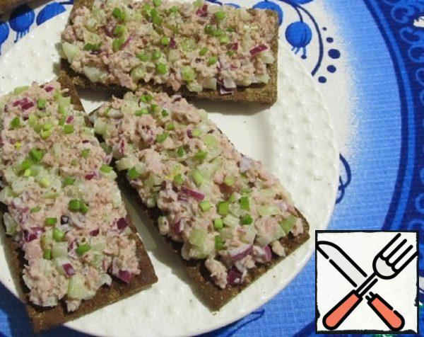 Tuna and Celery Crispbread Recipe