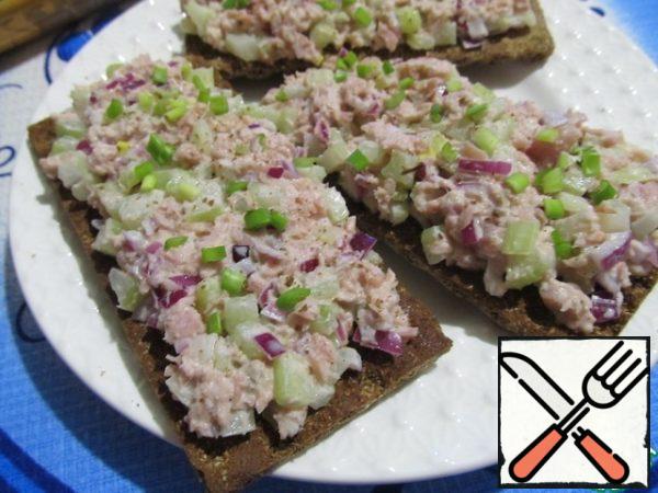 For the base, I chose the bread "Generous"Borodinsky". In my opinion, they go well with fish.

Bon Appetit!!!