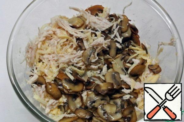 Mix gently. Season with salt and pepper and mayonnaise.