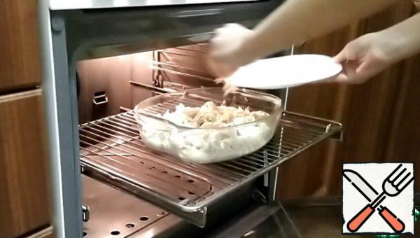 After 20 minutes, remove the foil, sprinkle with the remaining cheese and bake for another 10 minutes until golden brown.