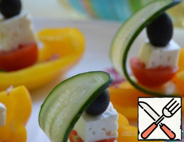 Greek Salad in a Pepper Boat Recipe