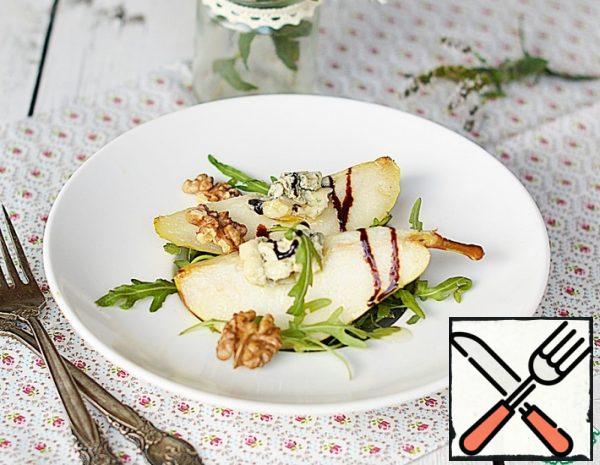Roasted Pear with Blue Cheese and Spices Recipe