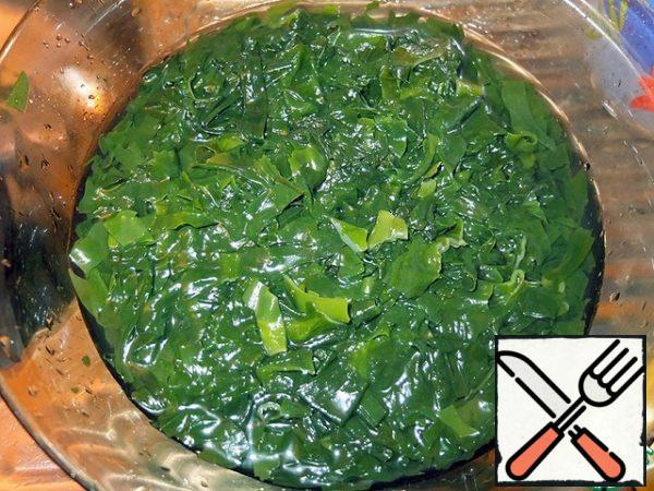 Cut into strips (I like it that way, wide ribbons) and pour a weak solution of acetic acid (10%) for 10 minutes (if you do not like the sourness, then do not use vinegar), rinse and drain