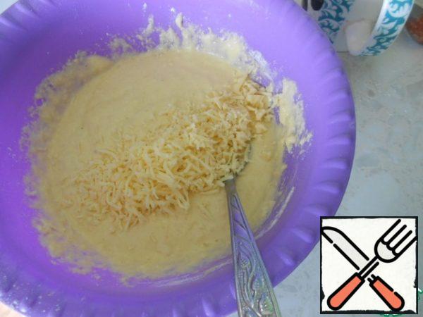 Combine the bulk with the egg-oil mixture, mix until smooth. Our dough is ready.