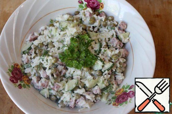 To taste, add mayonnaise, mix. Garnish with parsley. You can serve it on a shared plate.