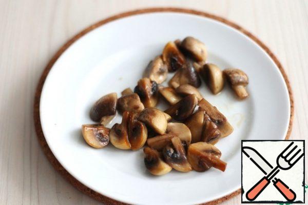 Put some of the mushrooms in a bowl.