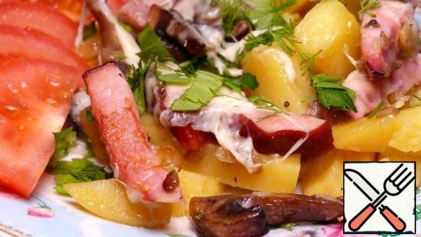 Potatoes with boiled pork and mushrooms are ready! It turns out very tasty and is prepared very simply!
And I wish you a good appetite, good mood and all the best!