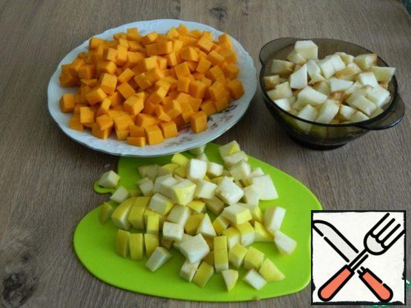 Cut the pumpkin, quince, and apples into cubes.