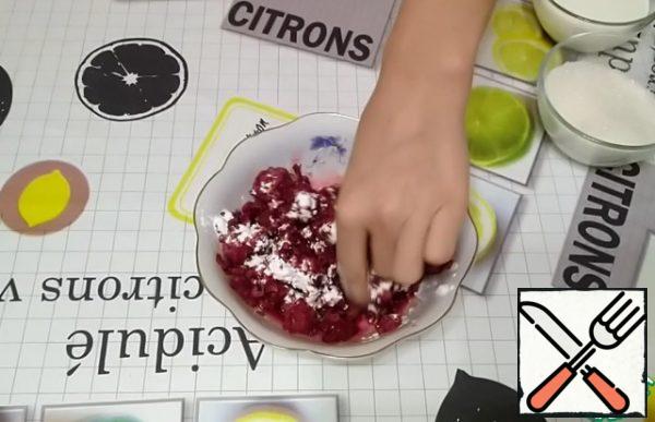Raspberries pour 1 teaspoon of starch. It can be used both fresh and frozen.