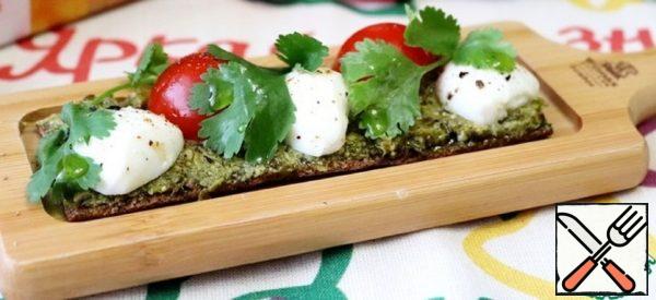 Caprese Sandwiches with Green Pesto Recipe