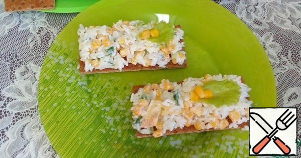Bread Rolls with Rice Salad Recipe