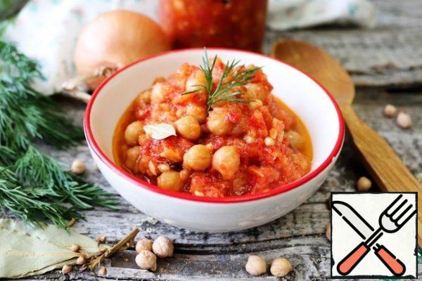 Chickpeas in tomato sauce can be eaten both hot and cold. This is a side dish, and an independent dish, and a salad. You can make soup or stew with it.