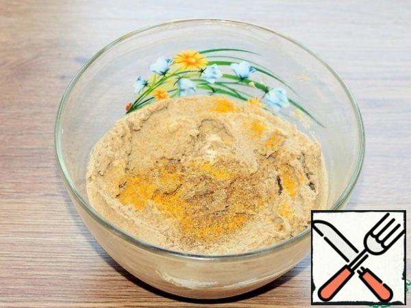 Mix the crushed liver with the pea mixture. Add the butter (20 g) to this mixture and once again grind the pate in a blender until smooth.
Season the finished pate with salt, pepper and seasoning to taste.