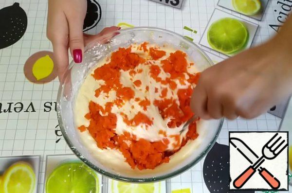 Add the carrot puree.
Mix everything carefully.