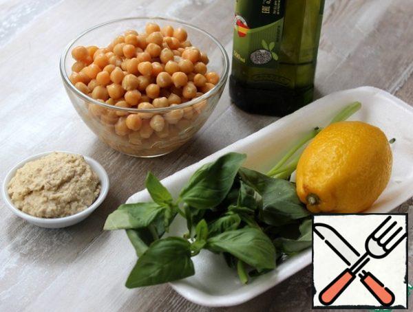 For the hummus, prepare all the ingredients according to the list.