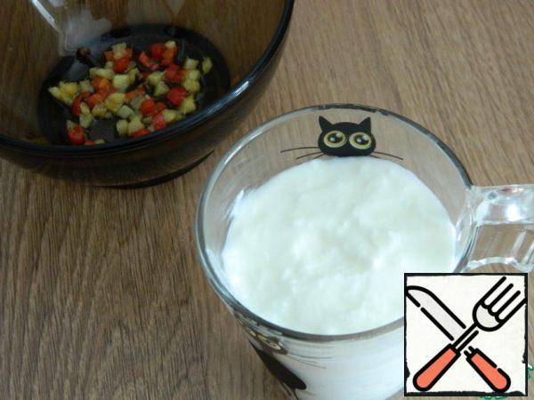 Transfer everything to a separate bowl. Let's make yogurt.