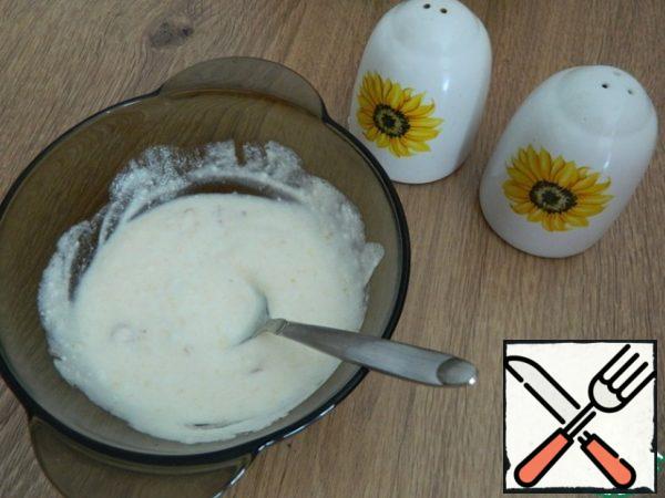 Pour the dried spices with yogurt, mix, add salt and pepper lightly.