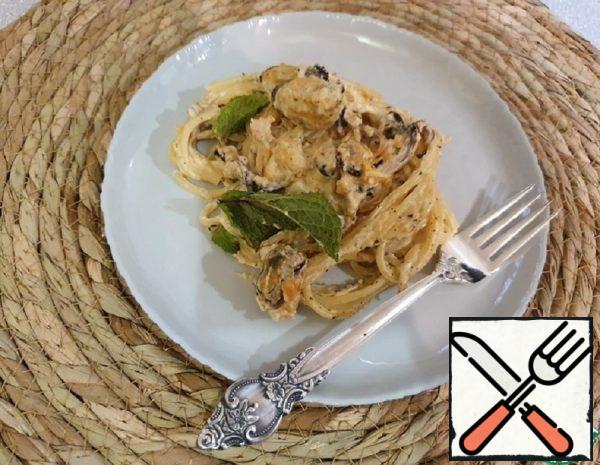 Spaghetti with Seafood in Cheese and Cream Sauce Recipe