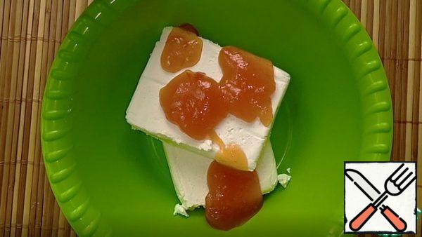 Cottage cheese is mixed with jam (or jam, jam)
Mix until smooth.