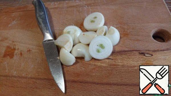 Coarsely chop the onion.