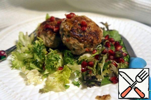 Serve on a pillow of salad mix, garnished with pomegranate seeds.
Bon Appetit!