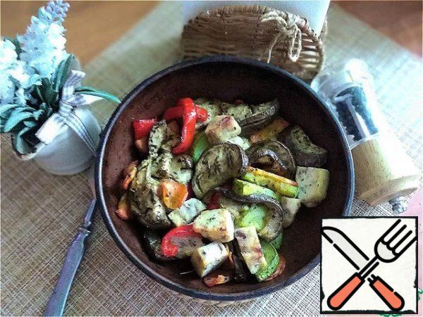 Very tasty and fragrant! Very satisfying!

This dish can be eaten according to my diet for lunch or dinner.
Baked vegetables or vegetable stew - 150 g
Chicken breast or chicken cutlet - 100 g