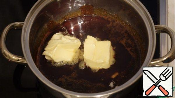 Add butter at room temperature, salt and mix everything quickly