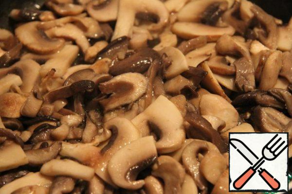 Wash oyster mushrooms and champignons, cut into slices, fry in a frying pan in oil for 3 minutes. on high heat. Then add the soy sauce and simmer on low heat under the lid until tender. Wash oyster mushrooms and champignons, cut into slices, fry in a frying pan in oil for 3 minutes. on high heat. Then add the soy sauce and simmer on low heat under the lid until tender.