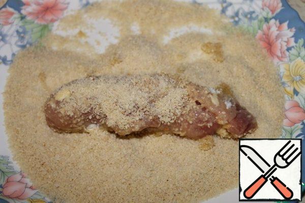 And at the end in breadcrumbs. Fry in a pan on all sides until golden brown.