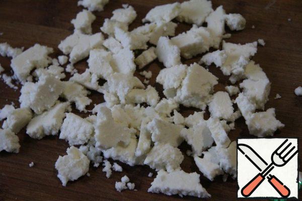 Cut the cheese into approximately the same pieces as the fillet.