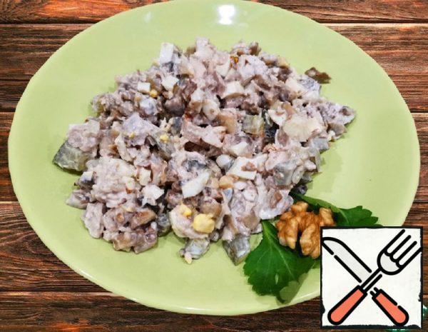 Chicken Breast Salad with Walnuts Recipe