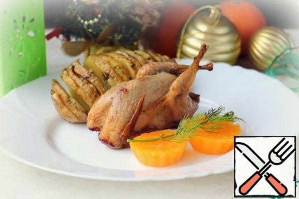 Put the quail on a platter, put the tangerine jelly next to it and put the jelly on the hot game before eating, it melts and forms a cool sauce!