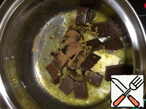 In a container, melt the chocolate and butter, add the cinnamon and lemon zest, mix until smooth.