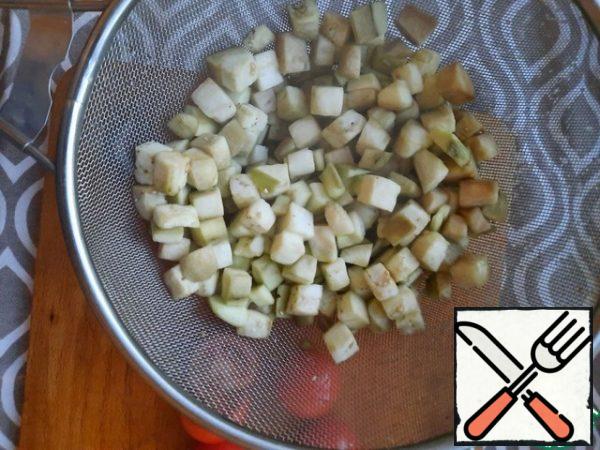 Cut the eggplant into cubes