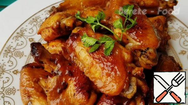 Juicy, very tender and insanely delicious wings are ready! I advise you to watch the video attached to the recipe there everything is visually shown with voice acting!