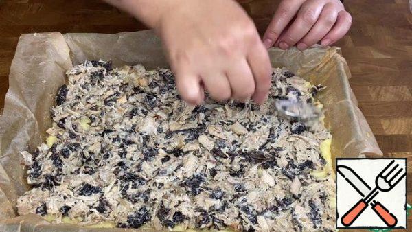 Put the filling on top.